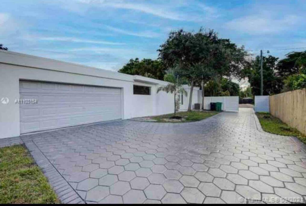 Stylish Retreat Heated Pool Basketball Game Room L41 Cutler Bay Exterior photo